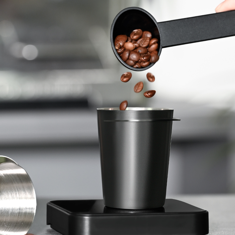 Tazza dosatrice per caffè 51/5 - Mug Tea Coffee recensione e prezzo